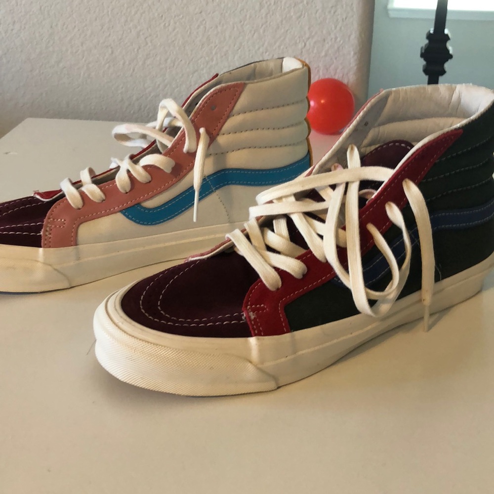 Vans shoes size 9. Worn 1 for 45 min. No box